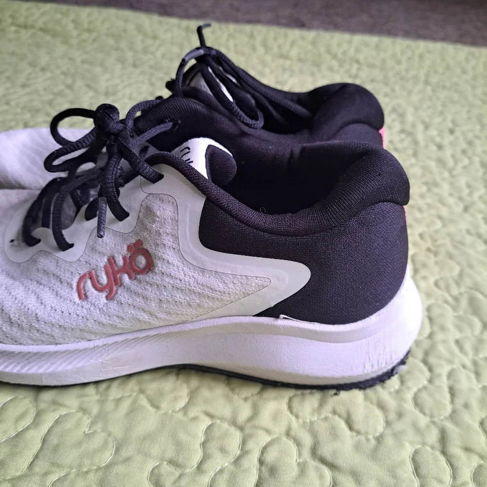 Ryka Flourish Walking Shoes - Picture 3 of 6